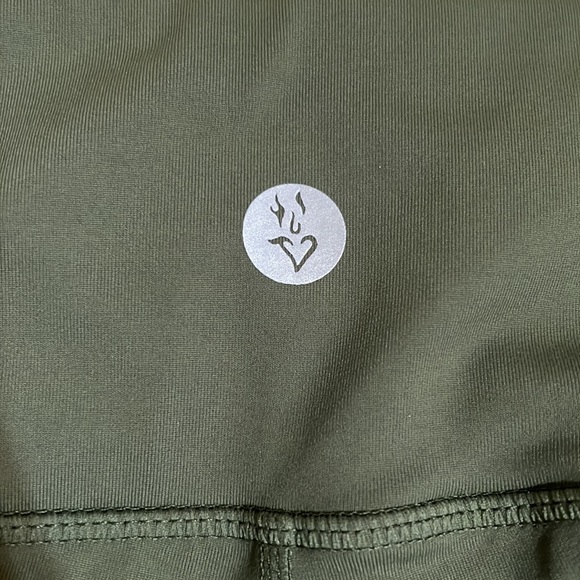 Torrid Active Performance Core Crop Leggings With Side Pockets (3) - Picture 7 of 11